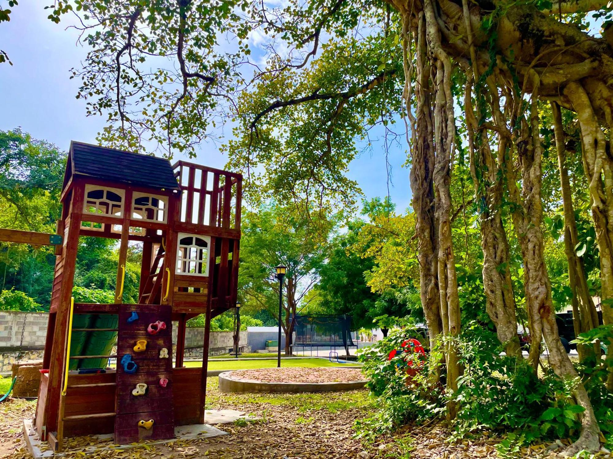 シウダー・バージェス Excelente Alberca Privada En Residencial Privado, Gym, Asadorヴィラ エクステリア 写真