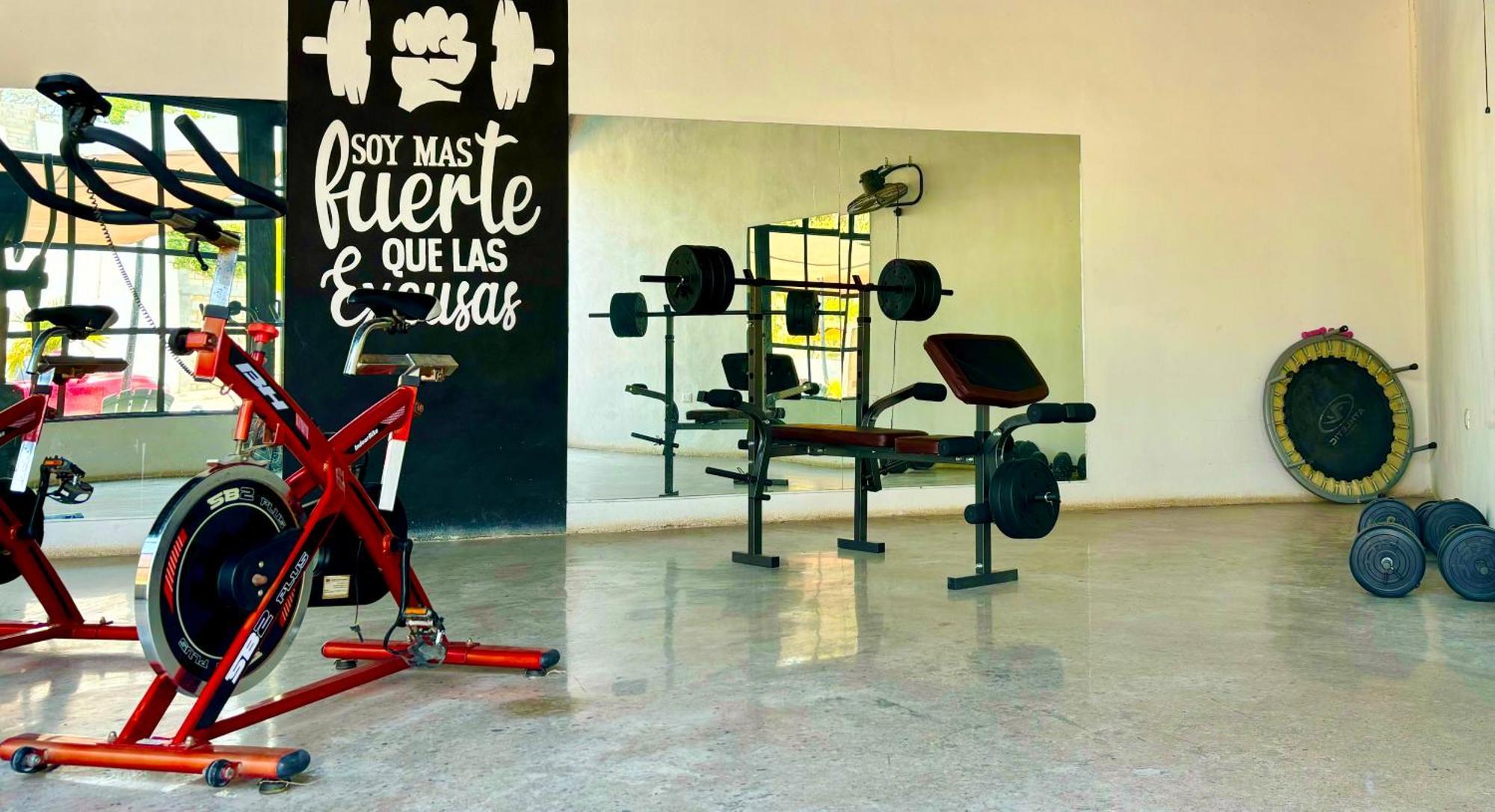 シウダー・バージェス Excelente Alberca Privada En Residencial Privado, Gym, Asadorヴィラ エクステリア 写真